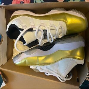 women’s Air Jordan retro 11